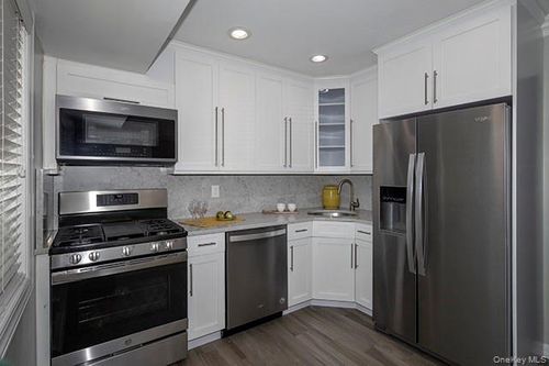 t13516-516 Terrace, Islip, NY, 11705 | Card Image