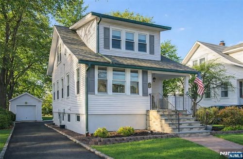 31 Gray St, West Caldwell, NJ, 07006-7605 | Card Image