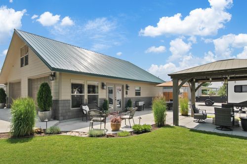 15 Guinevere Dr, Usk, WA, 99180-9130 | Card Image