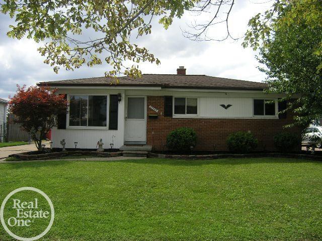 Floral St, Roseville, MI 48066