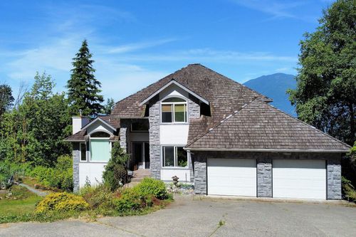 8439 Grand View Dr, Chilliwack, BC, V2R4A2 | Card Image