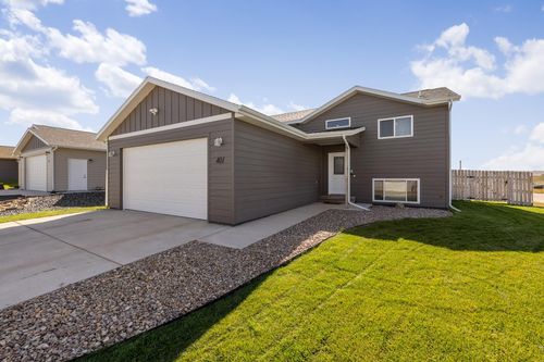 401 Yelner Dr, Box Elder, SD, 57719-8031 | Card Image