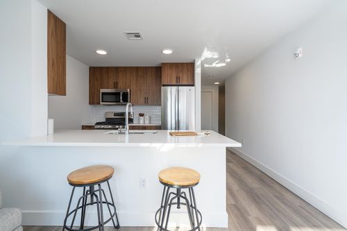 303-1415 Manhattan Ave, Union City, NJ, 07087-5413 | Card Image