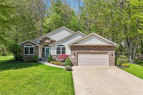 4377 Stonegate Dr, Ashtabula, OH, 44004-8968 | Card Image