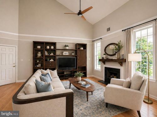 e-1334 Garden Wall Cir, RESTON, VA, 20194-2035 | Card Image