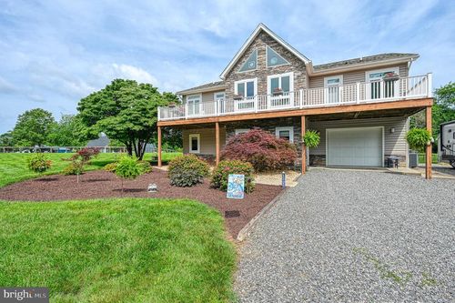 231 Bear Castle Dr, BUMPASS, VA, 23024-4924 | Card Image