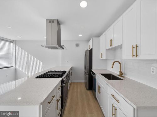 apt-410-4390 Lorcom Ln, ARLINGTON, VA, 22207-3327 | Card Image