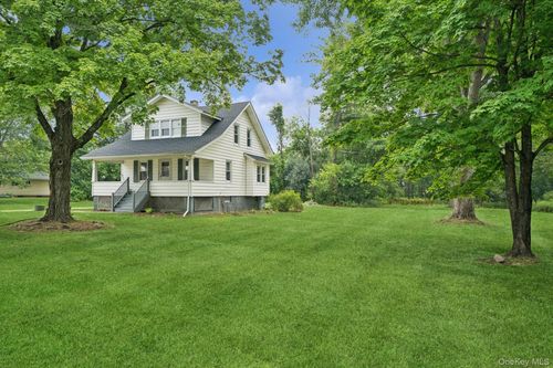 7 Mohin Park, New Hampton, NY, 10958-3303 | Card Image