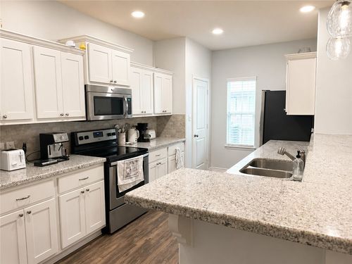 3420 Summerway Dr, College Station, TX, 77845-7440 | Card Image