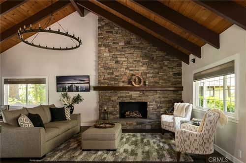 27843 Peninsula Dr N, Lake Arrowhead, CA, 92352 | Card Image
