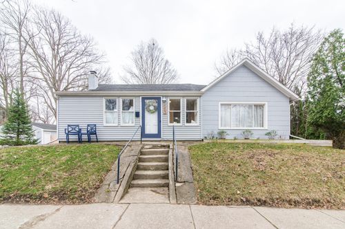 553 W Middle St, Chelsea, MI, 48118-1228 | Card Image