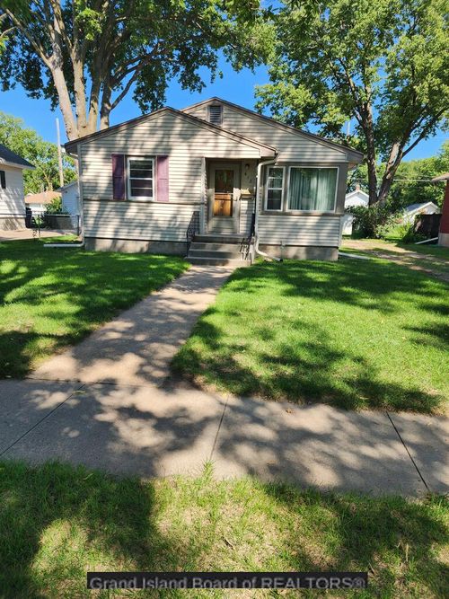 612 W 14th`, Grand Island, NE, 68801 | Card Image