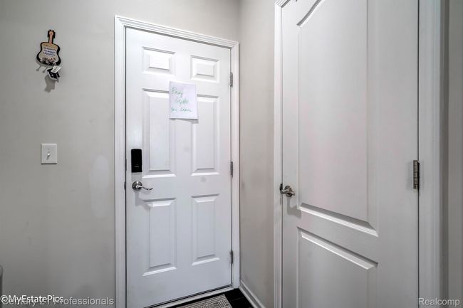 6044 Fieldstone Circle, House other with 4 bedrooms, 3 bathrooms and null parking in South Lyon MI | Image 12