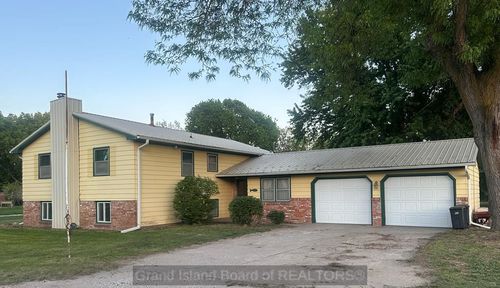 5011 Fort Kearney Rd, Grand Island, NE, 68801-9037 | Card Image