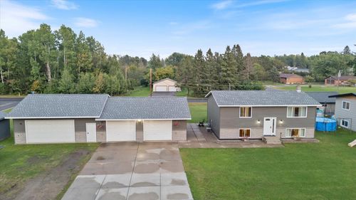 808 Center Dr Nw, Chisholm, MN, 55719-1462 | Card Image