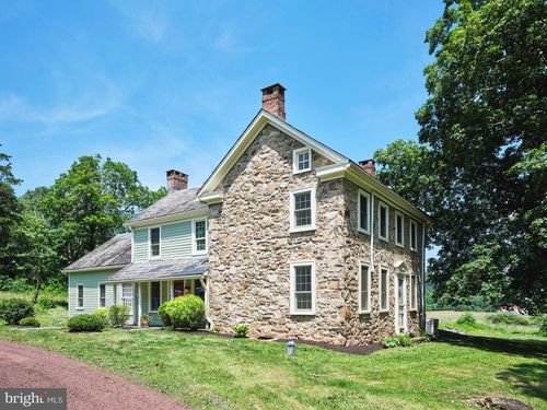 2529 Gallows Hill Rd, KINTNERSVILLE, PA, 18930-9701 | Card Image