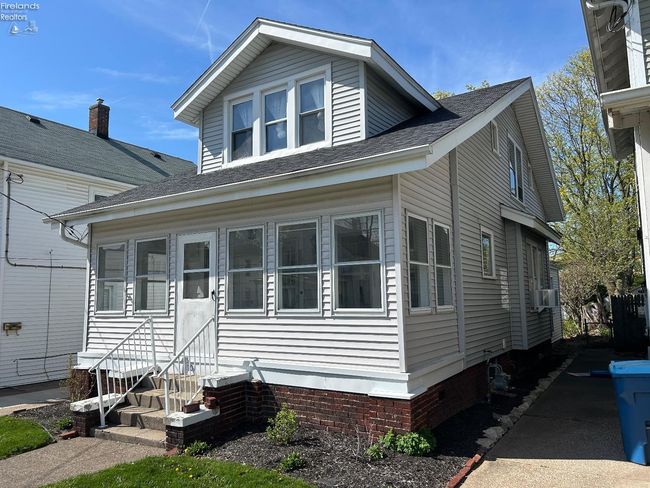 701 Polk St, House other with 4 bedrooms, 2 bathrooms and 2 parking in Sandusky OH | Image 4