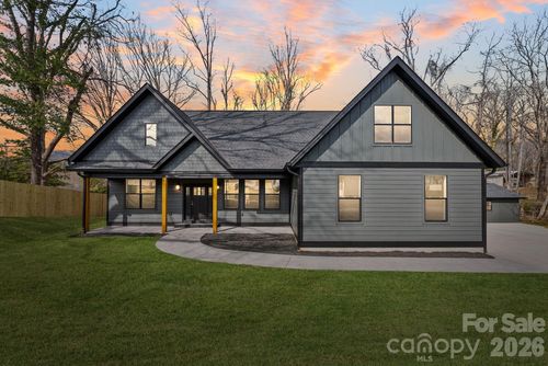 19 E Starnes Cove Rd, Asheville, NC, 28806-1134 | Card Image