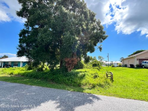 255 Roman Ave Ne, PALM BAY, FL, 32907-2416 | Card Image