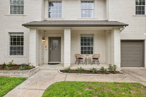 208 Settlers Valley Dr, Pflugerville, TX, 78660-4731 | Card Image