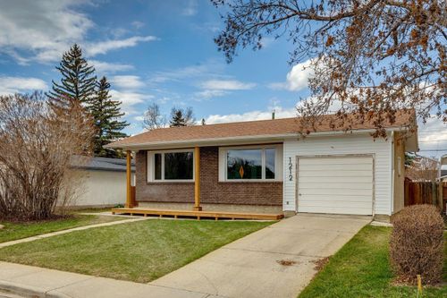 1212 Lake Sylvan Dr Se, Calgary, AB, T2J3C8 | Card Image