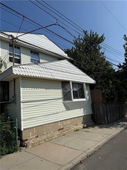 815 Walton Rd, Broad Channel, NY, 11693-1059 | Card Image