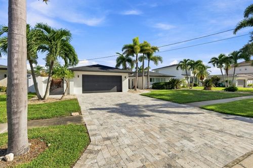 320 Palm Is Ne, CLEARWATER BEACH, FL, 33767-1930 | Card Image