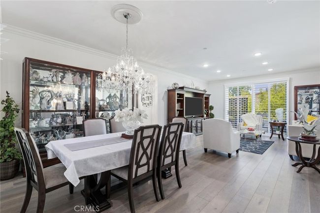 UNIT-202 - 5253 Vantage Ave, Condo with 3 bedrooms, 2 bathrooms and 2 parking in Valley Village CA | Image 5