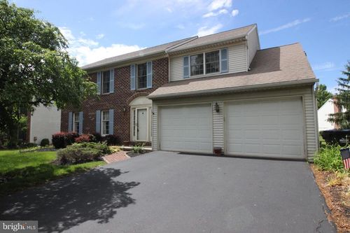 425 Shoemaker Way, LANSDALE, PA, 19446-4032 | Card Image