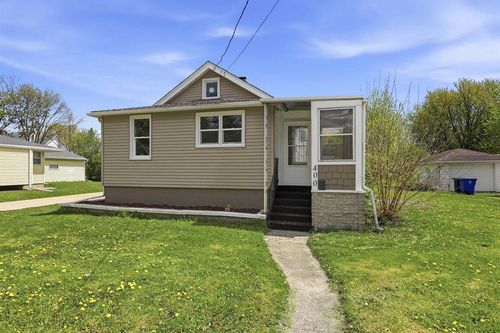 400 Dakota Street, OSHKOSH, WI, 54902 | Card Image