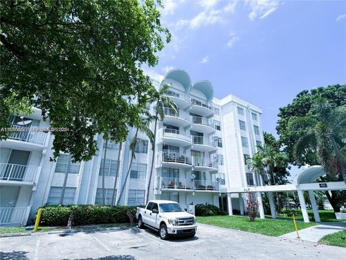 314-484 Nw 165th Street Rd, Miami, FL, 33169-6461 | Card Image