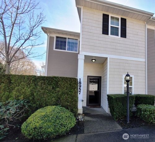 18957 108th Ln Se, Renton, WA, 98055-6402 | Card Image