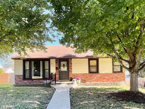 6919 Greenholly Dr, Affton, MO, 63123-1607 | Card Image