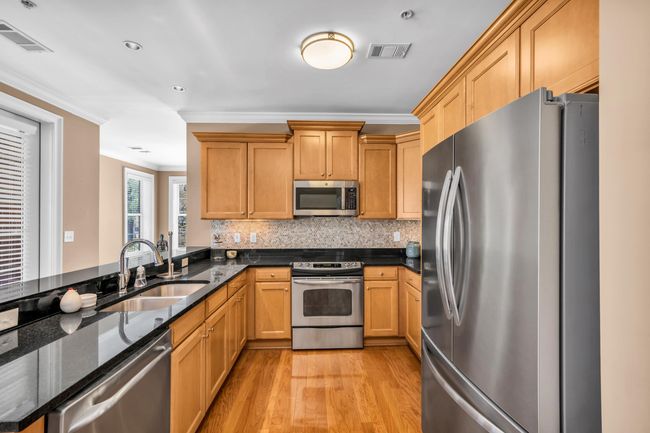 APT-101 - 3520 Central Ave, Condo with 2 bedrooms, 3 bathrooms and null parking in Memphis TN | Image 17
