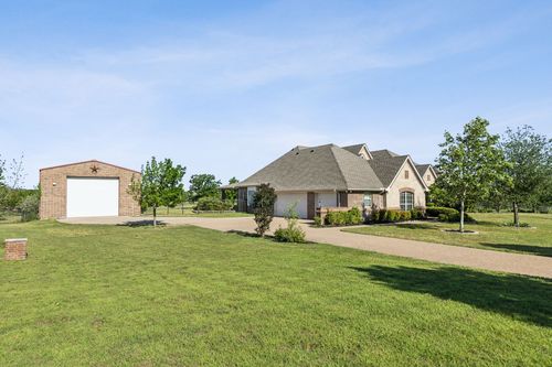 105 Wapiti Dr, Azle, TX, 76020-1455 | Card Image