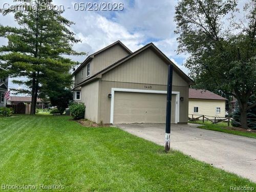 1465 Beachland Blvd, Waterford, MI, 48328 | Card Image