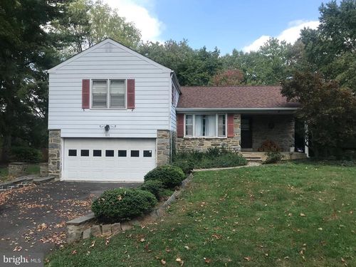 813 Stonybrook Dr, BLUE BELL, PA, 19422-2037 | Card Image