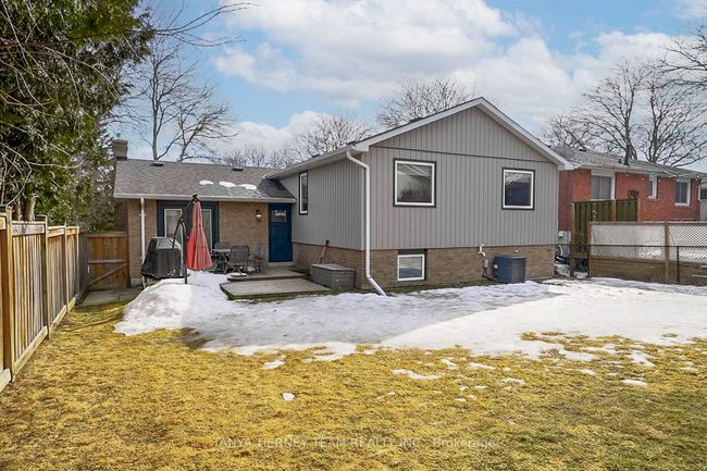 125 Guthrie Cres, House other with 3 bedrooms, 2 bathrooms and 4 parking in Whitby ON | Image 35