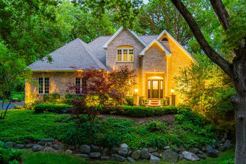 41W877 Hunters Rdg, St. Charles, IL, 60175-7889 | Card Image