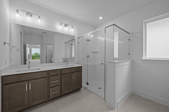 Owner's Bathroom | Image 7