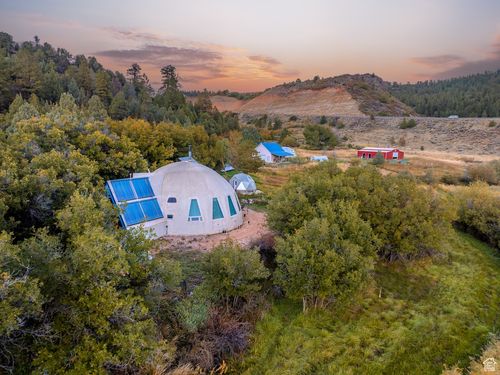 1460 E Coral Pink Cliffs Rd E, Glendale, UT, 84729 | Card Image