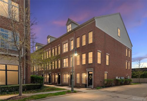 548 Graten St, Birmingham, MI, 48009-6516 | Card Image