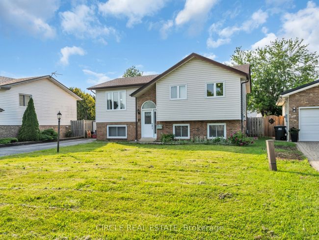 17 Mediterranean Ave, House other with 4 bedrooms, 2 bathrooms and 4 parking in Amherstburg ON | Image 4