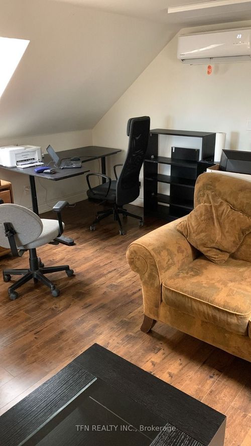 b-13620 Weston Road, King, ON, L7B1K4 | Card Image