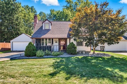 2127 Hermosa Dr, Youngstown, OH, 44511-2913 | Card Image