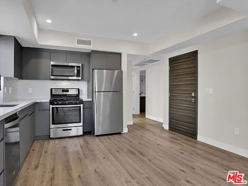 203-846 S Mariposa Ave, Los Angeles, CA, 90004-5407 | Card Image