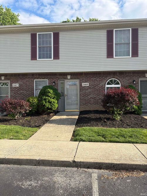 3469 S Oaklawn Cir, Bloomington, IN, 47401-8563 | Card Image