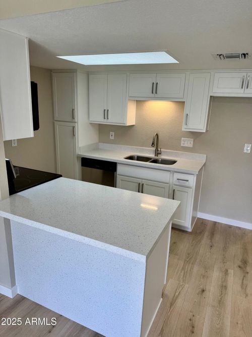 h-6810 N 35th Ave, Phoenix, AZ, 85017-1076 | Card Image