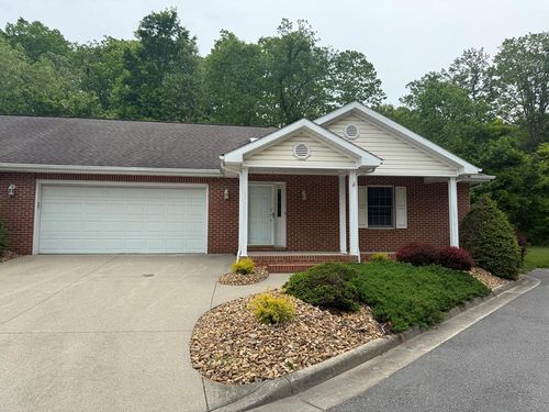 112 Garden Oaks Dr, Princeton, WV, 24739-8513 | Card Image