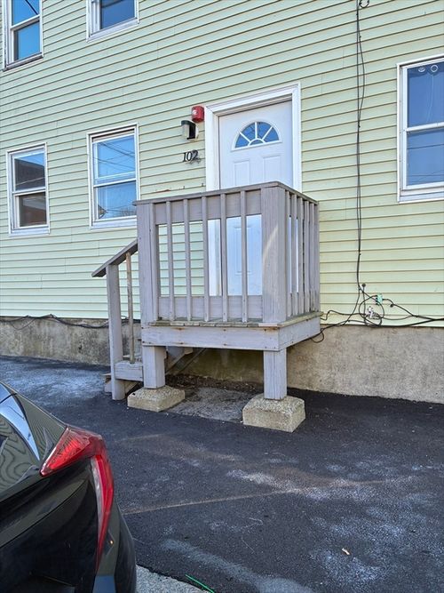 1-102 Pleasant St, Gloucester, MA, 01930-2705 | Card Image